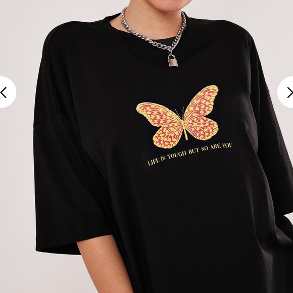 🦋 Black Butterfly Graphic T-Shirt - Picture 3 of 5